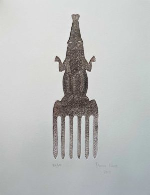 Kodal Au Za – Crocodile Comb by Dennis Nona 